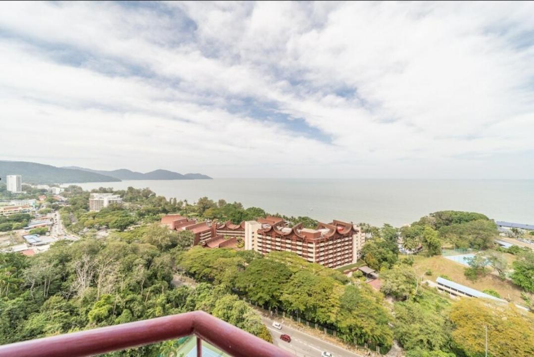 Batu Ferringhi Luxury Seaview Suite - 3Br Exterior photo