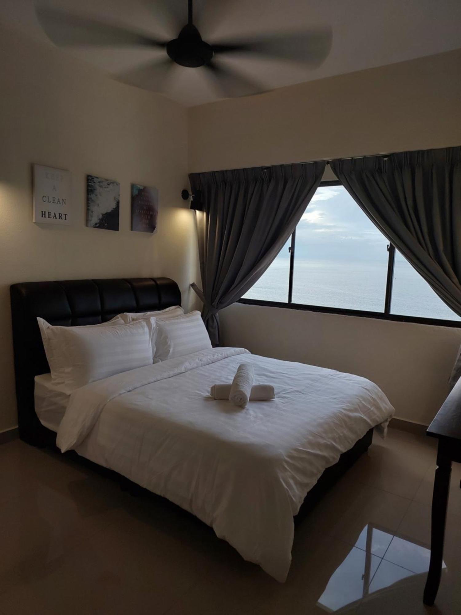 Batu Ferringhi Luxury Seaview Suite - 3Br Exterior photo