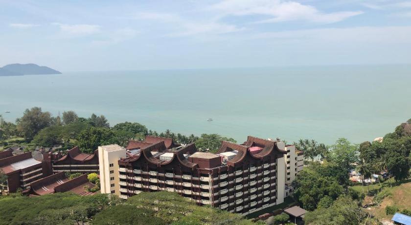 Batu Ferringhi Luxury Seaview Suite - 3Br Exterior photo